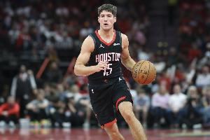 谢泼德近5战场均16.4分2.6板3.2助2.4断 三分命中率57.4%